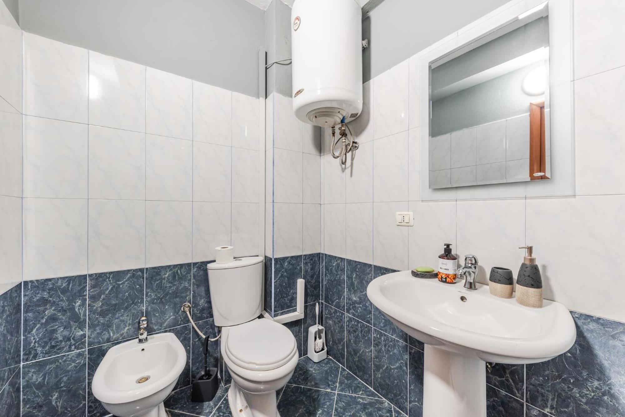 Sunny Central Apartment ดูร์เรส ภายนอก รูปภาพ